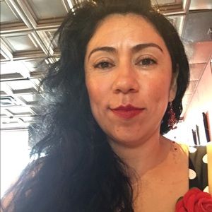 Meet your Posher, Yolanda